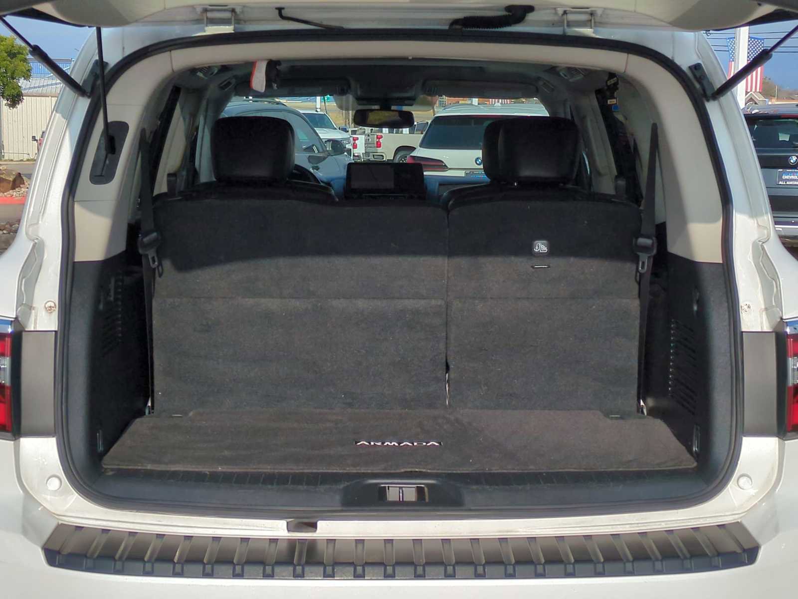 Used 2022 Nissan Armada SL w/ Captain's Chairs Package image 27