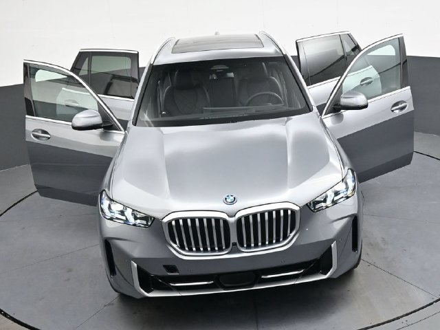 New 2026 BMW X5 xDrive50e w/ Premium Package AWD/4WD image 40