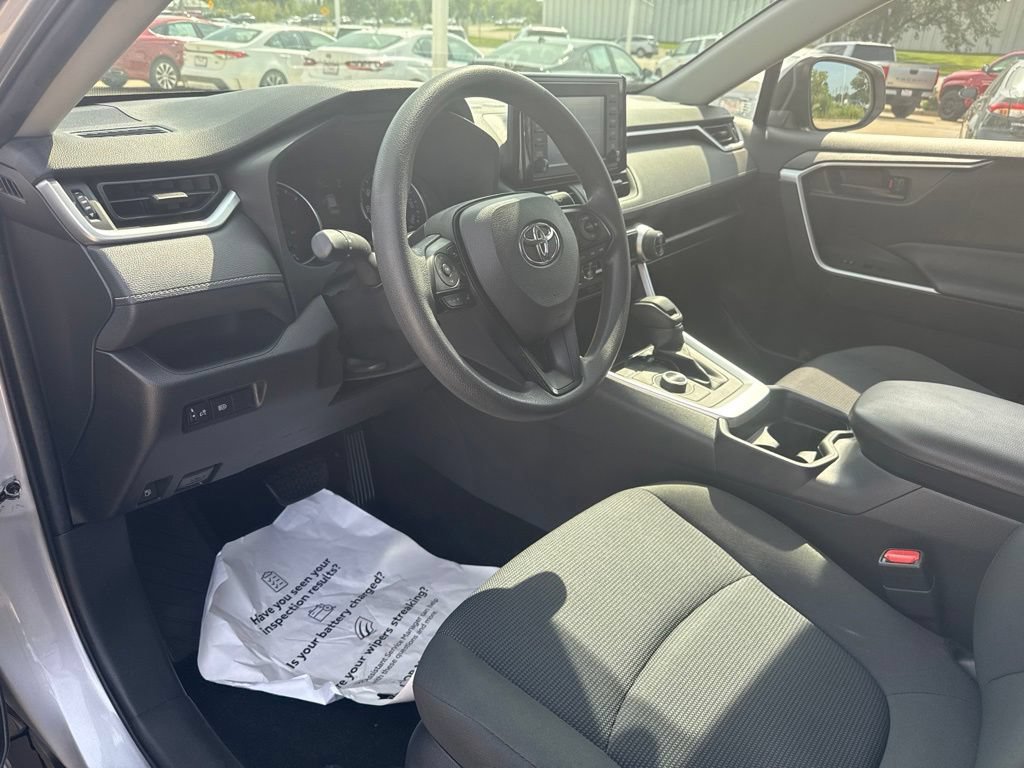 Used 2019 Toyota RAV4 LE w/ Carpet Mat Package AWD/4WD image 8