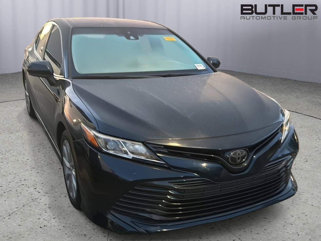 Used 2020 Toyota Camry LE FWD image 4