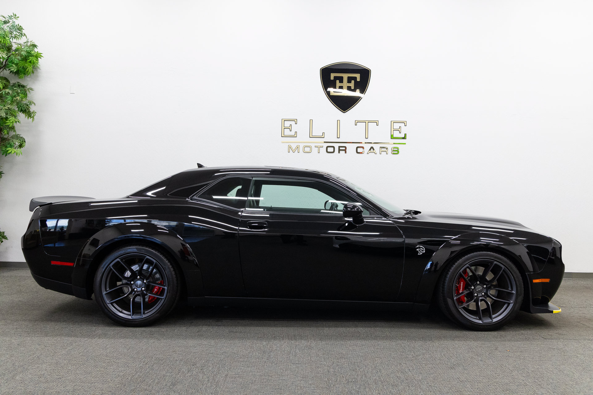Used 2019 Dodge Challenger SRT Hellcat RWD image 10