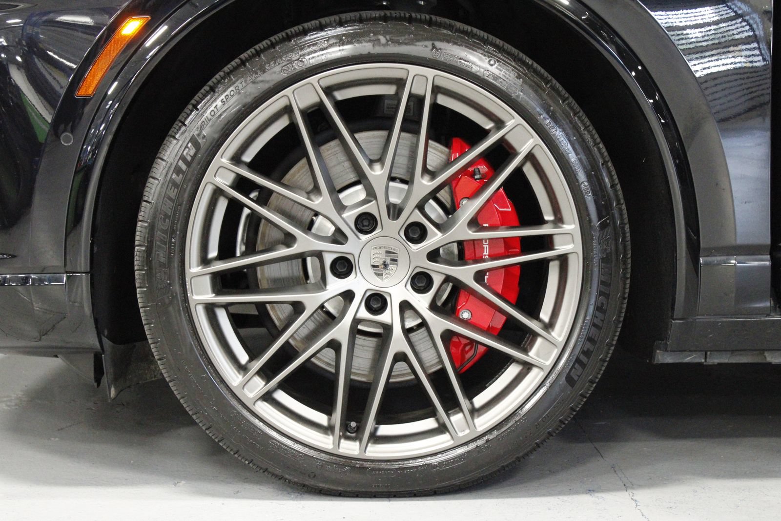 Used 2025 Porsche Macan Turbo Electric AWD/4WD image 11