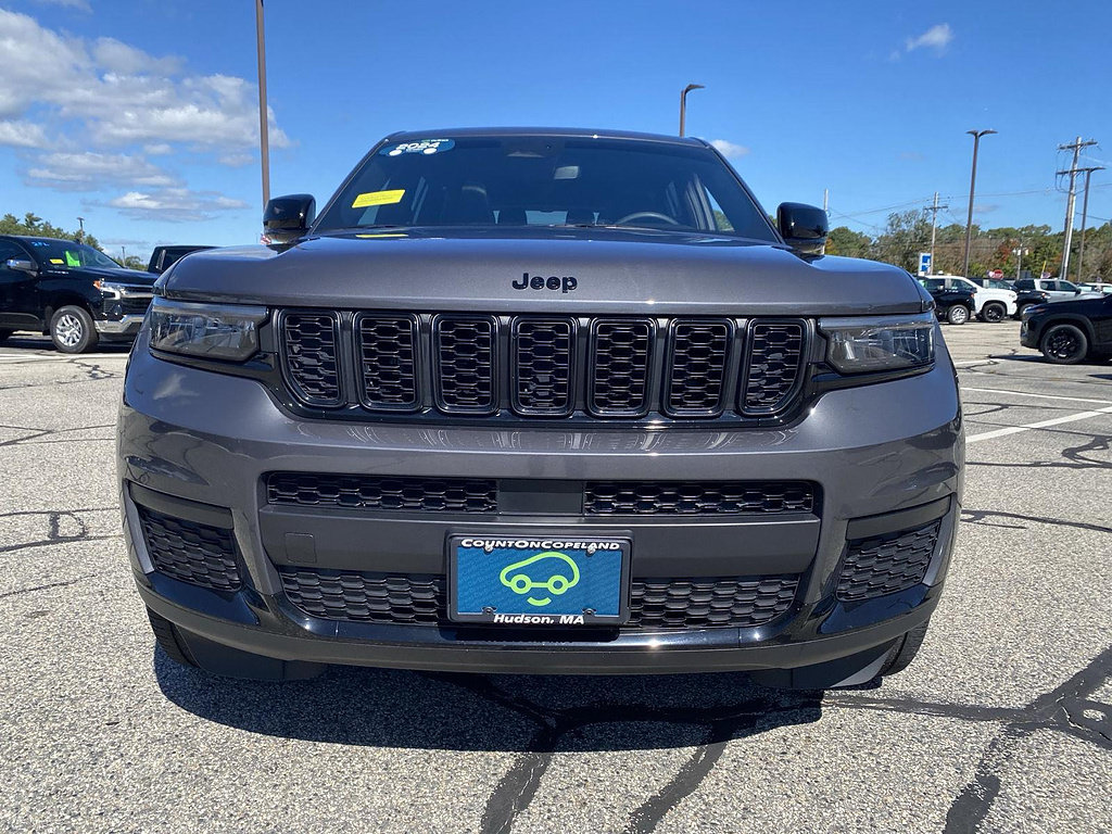 Used 2024 Jeep Grand Cherokee L Altitude AWD/4WD image 2
