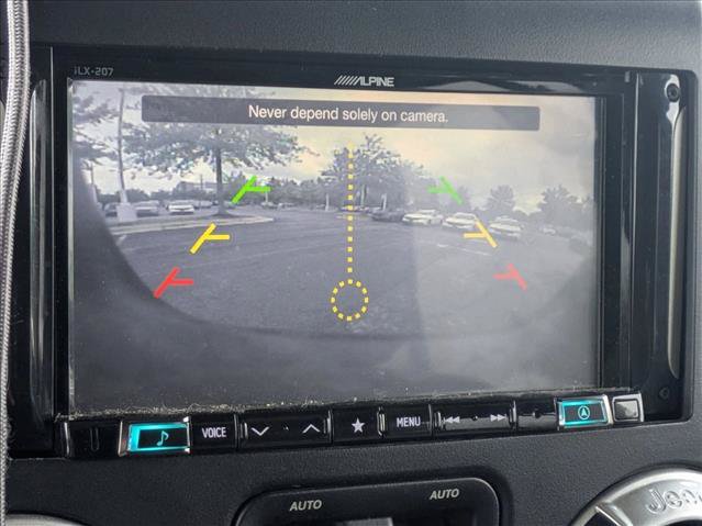 Used 2015 Jeep Wrangler Unlimited Rubicon AWD/4WD image 14