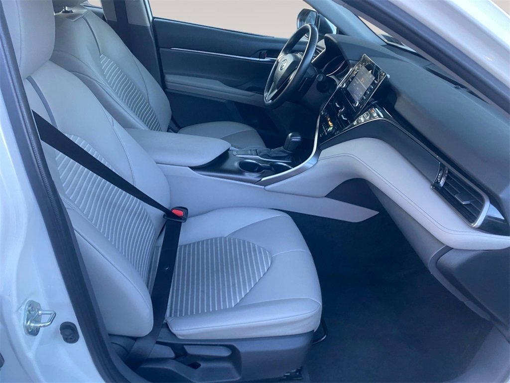 Used 2024 Toyota Camry SE w/ Convenience Package image 12