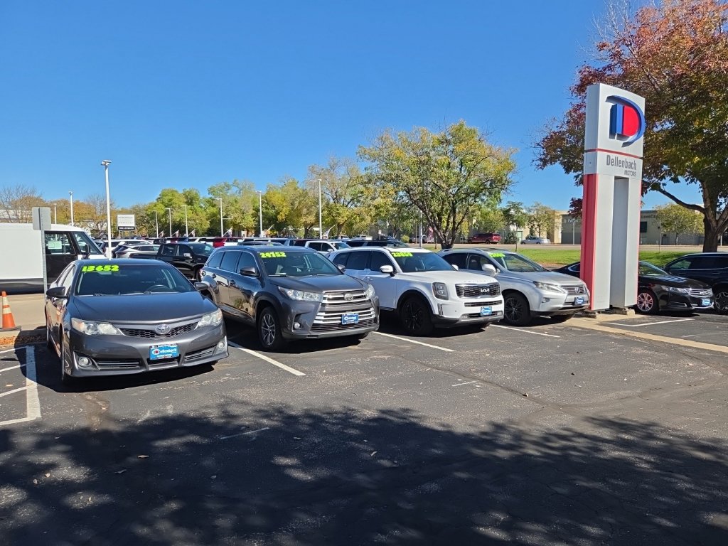 Used 2014 Toyota Camry SE FWD image 9