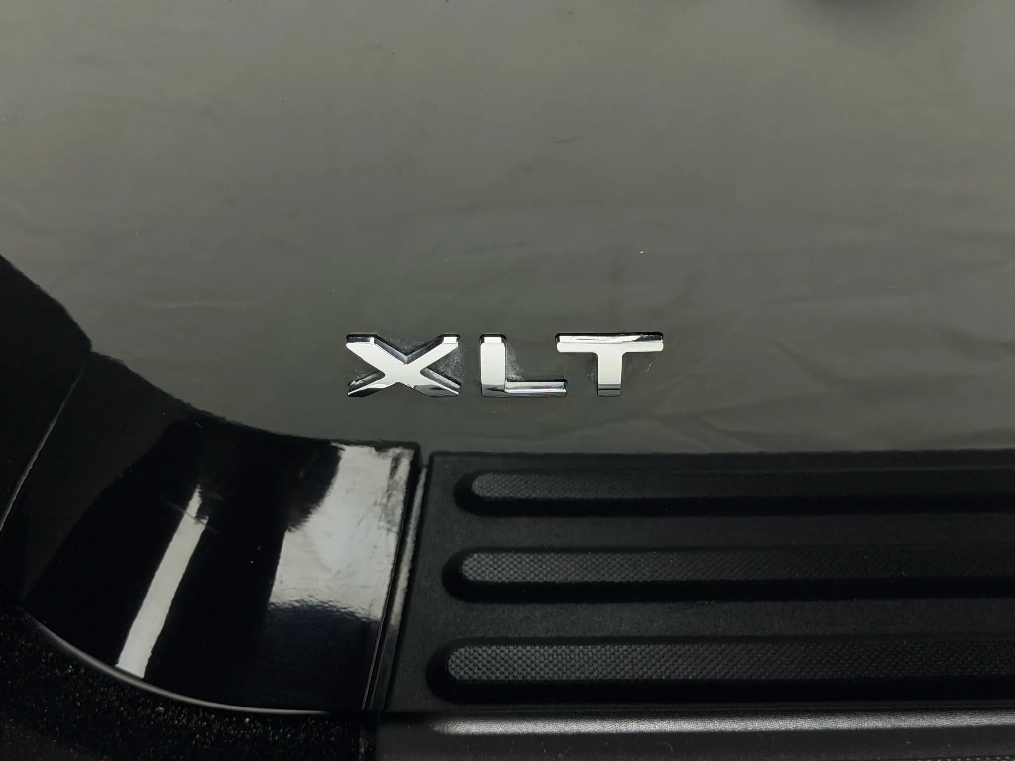 Used 2017 Ford Expedition XLT image 8