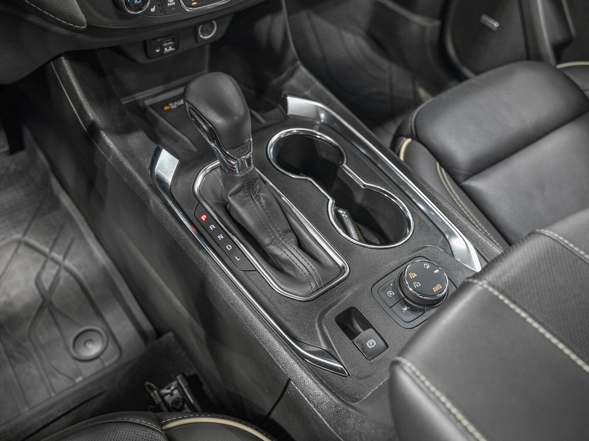 Used 2023 Chevrolet Traverse Premier w/ Redline Edition image 23