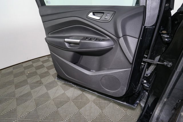 Used 2018 Ford Escape SE image 32