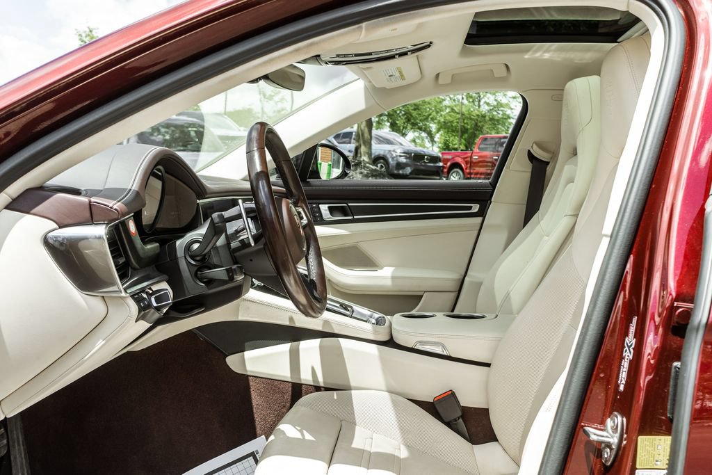 Used 2023 Porsche Panamera 4 Platinum Edition w/ Sportdesign Package AWD/4WD image 25