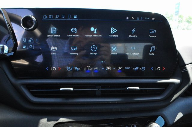 New 2025 Chevrolet Silverado EV LT image 21