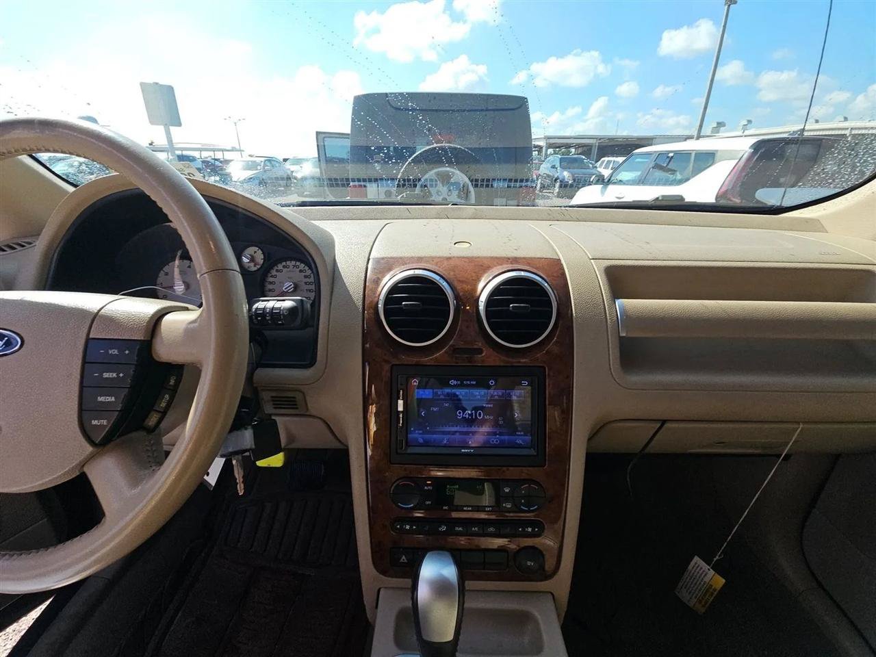Used 2007 Ford Freestyle Limited FWD image 17