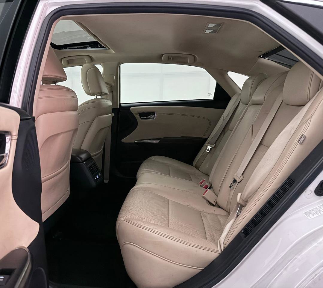 Used 2013 Toyota Avalon Limited w/ Technology Pkg FWD image 22