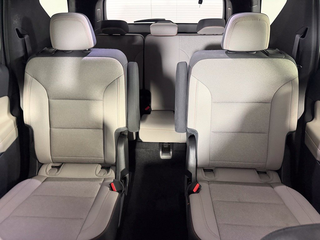 Used 2026 Chevrolet Traverse LT w/ Driver Confidence Package FWD image 18