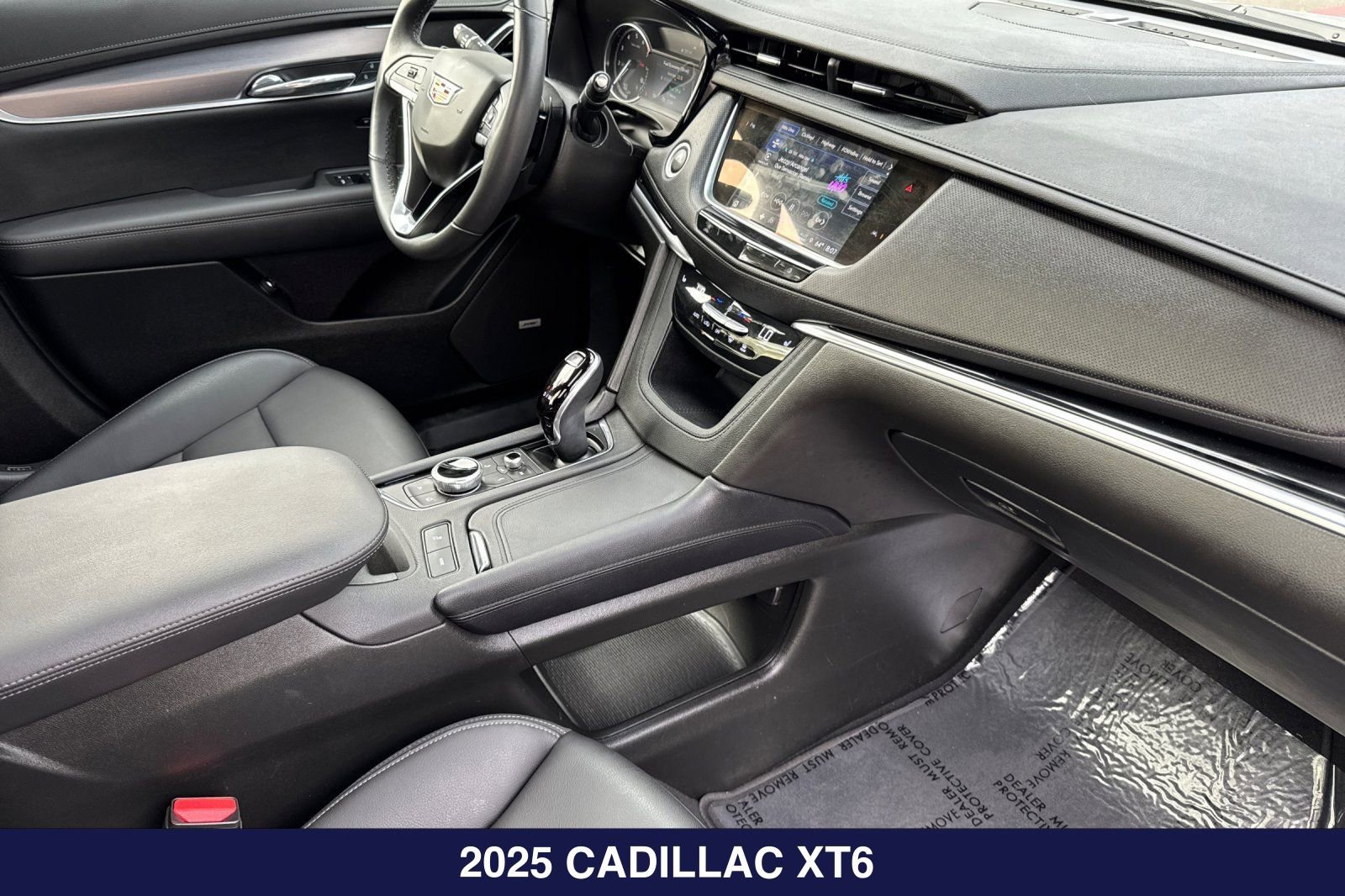 Used 2025 Cadillac XT6 Luxury FWD image 20