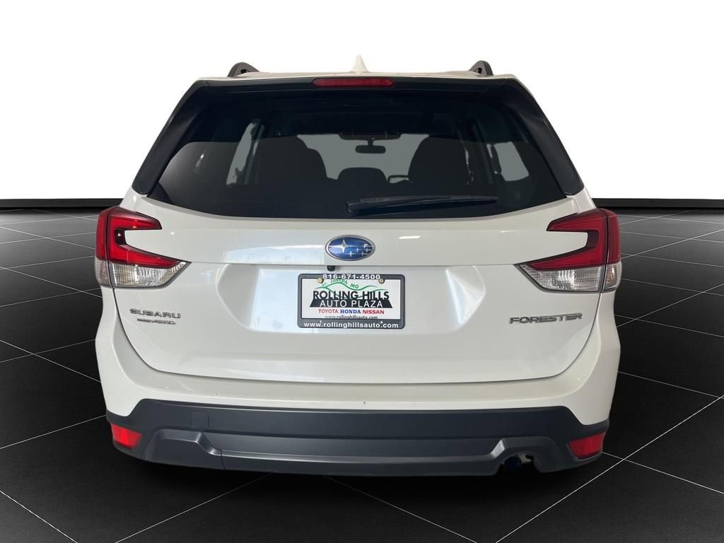 Used 2023 Subaru Forester Premium image 4