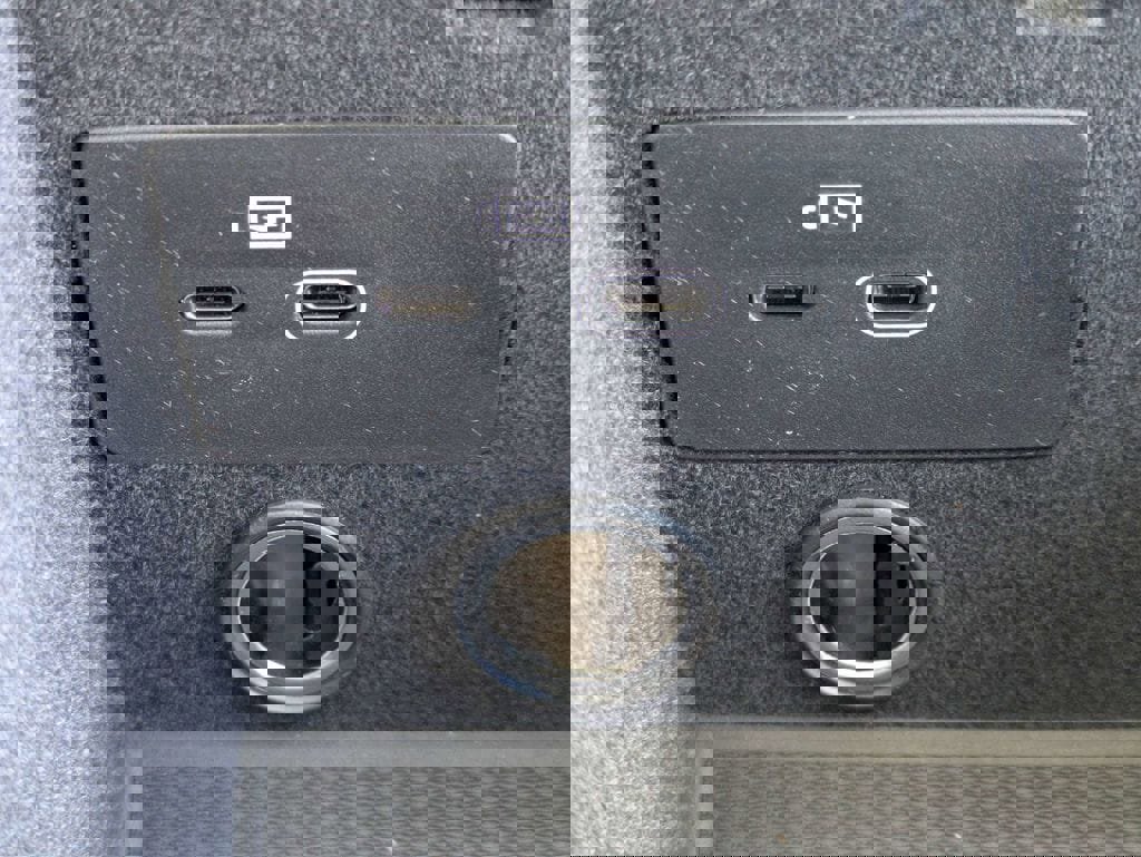 New 2026 Volvo XC90 T8 Ultra w/ Protection Package Premier AWD/4WD image 35