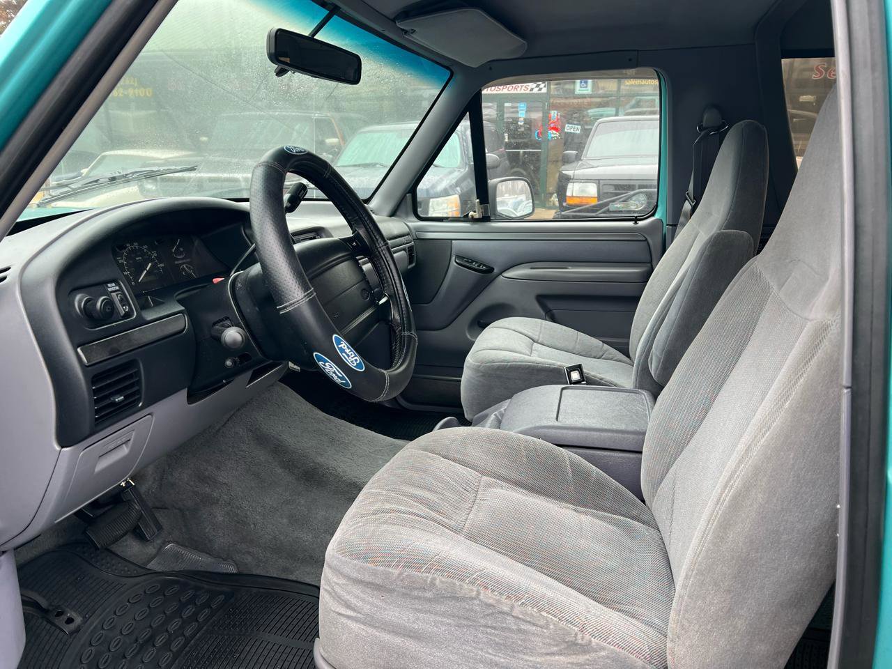 Used 1994 Ford Bronco XLT image 6