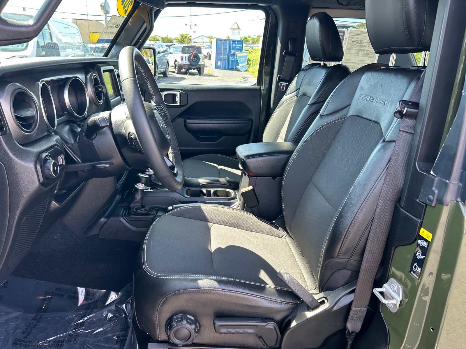 Used 2023 Jeep Wrangler Sport AWD/4WD image 3