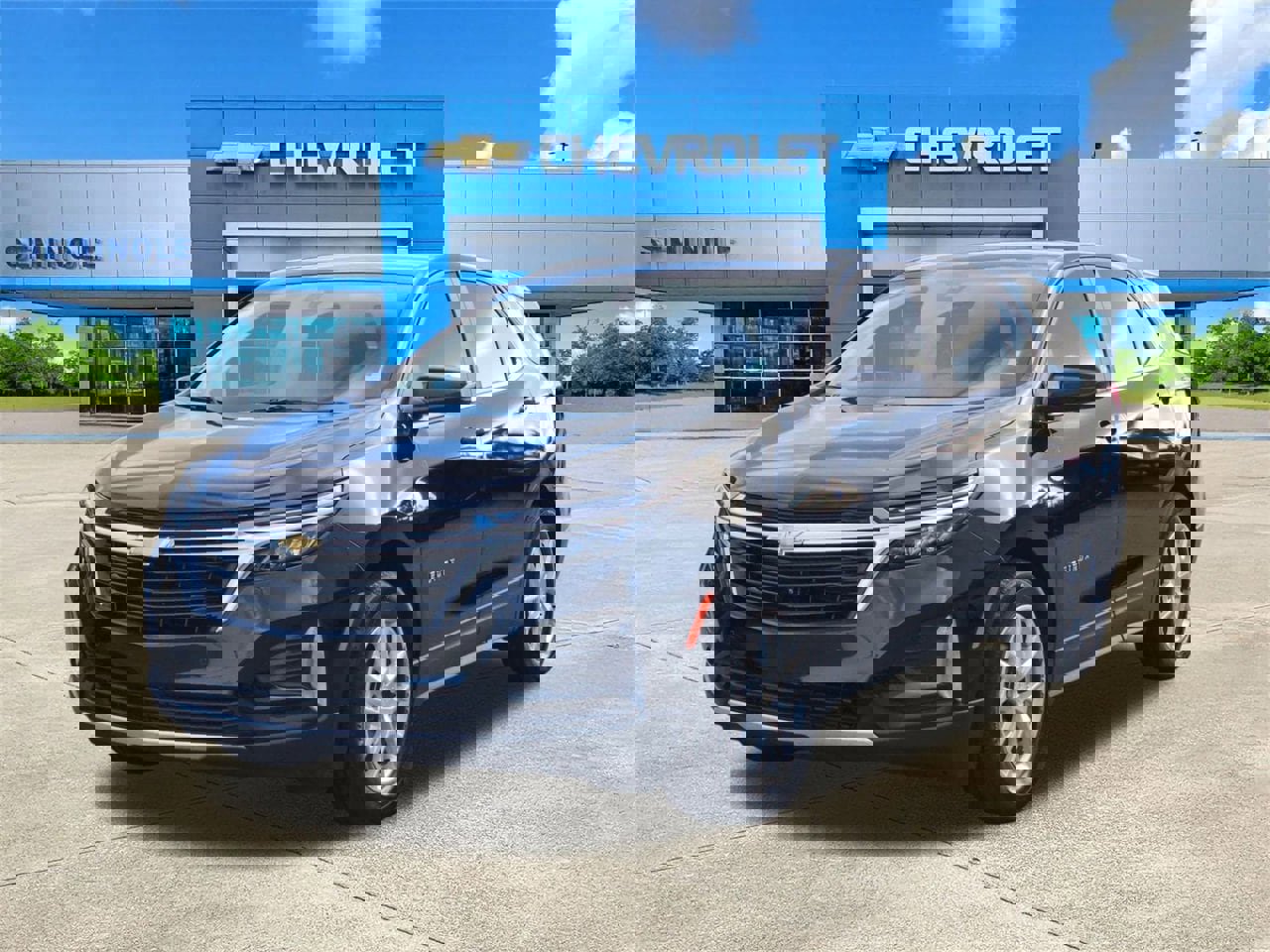 Used 2024 Chevrolet Equinox LT image 2