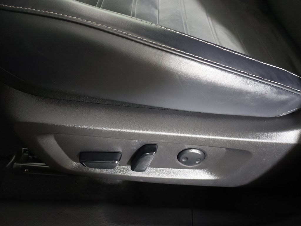 Used 2025 Mitsubishi Outlander SE FWD image 28