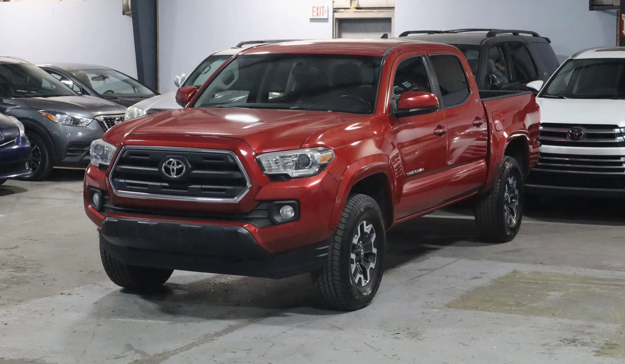 Used 2017 Toyota Tacoma SR5 w/ Tow Package image 1