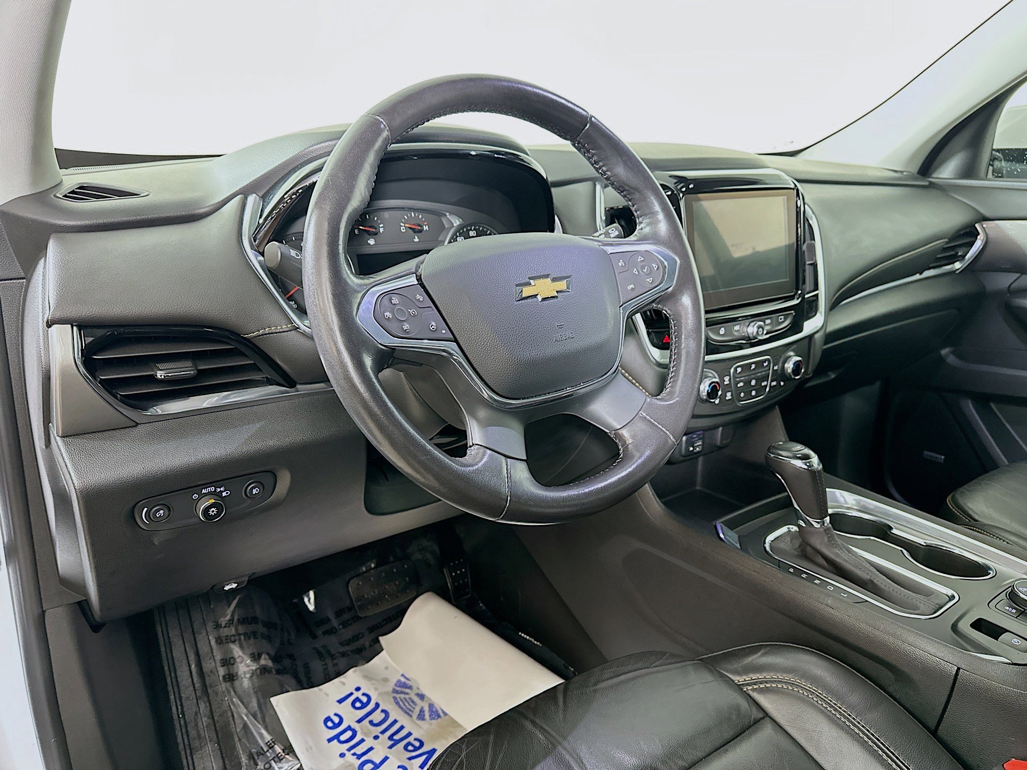 Used 2020 Chevrolet Traverse LT w/ LT Premium Package image 9