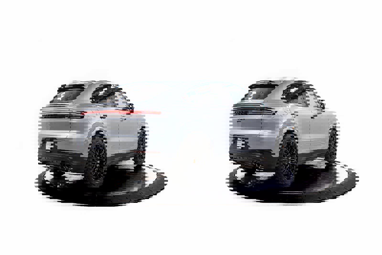 Certified 2025 Porsche Cayenne S image 7