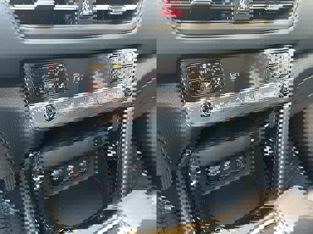 New 2026 Kia Seltos SX w/ SX Sunroof Package image 23