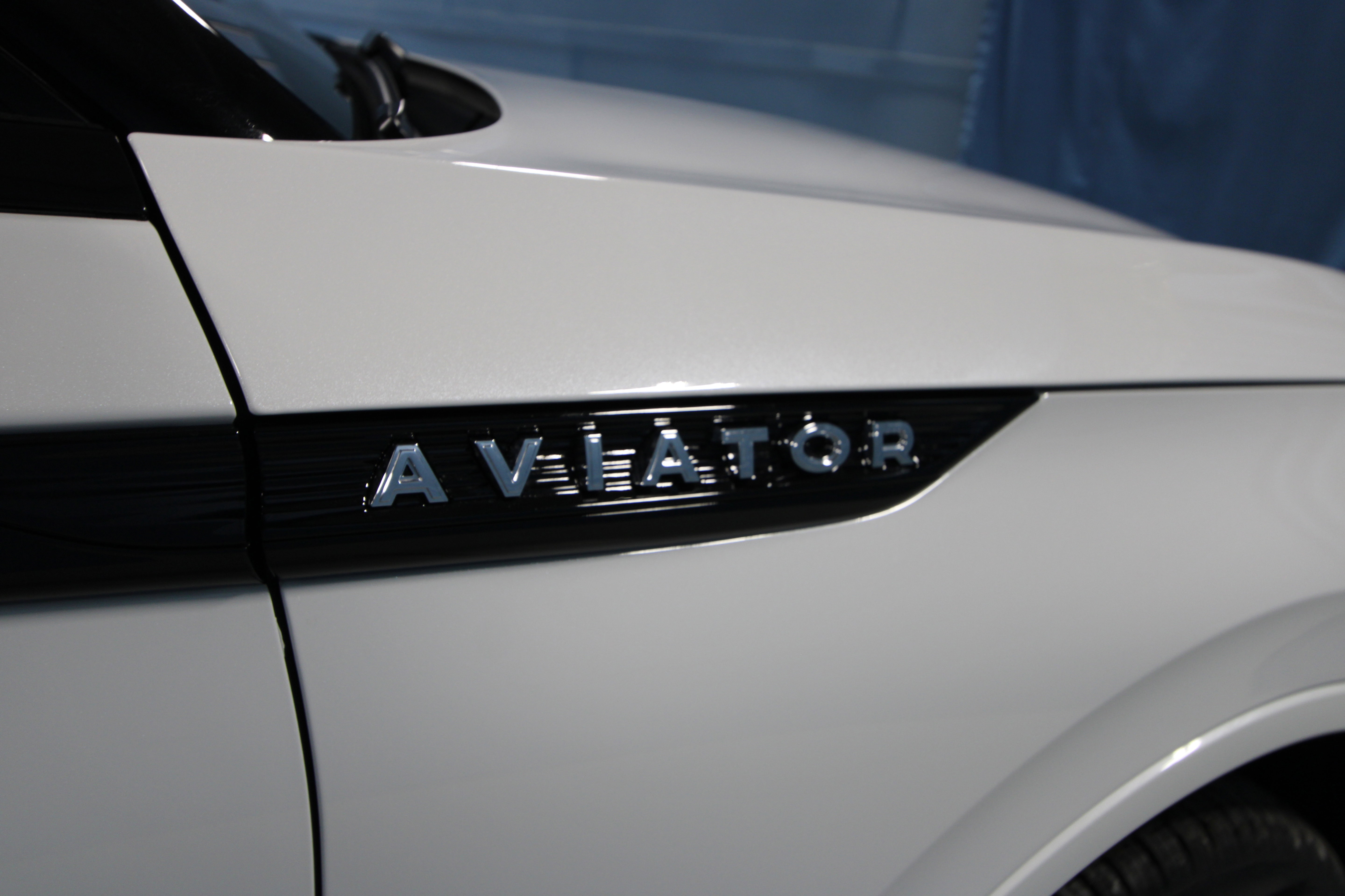 New 2026 Lincoln Aviator AWD w/ Jet Appearance Package image 33