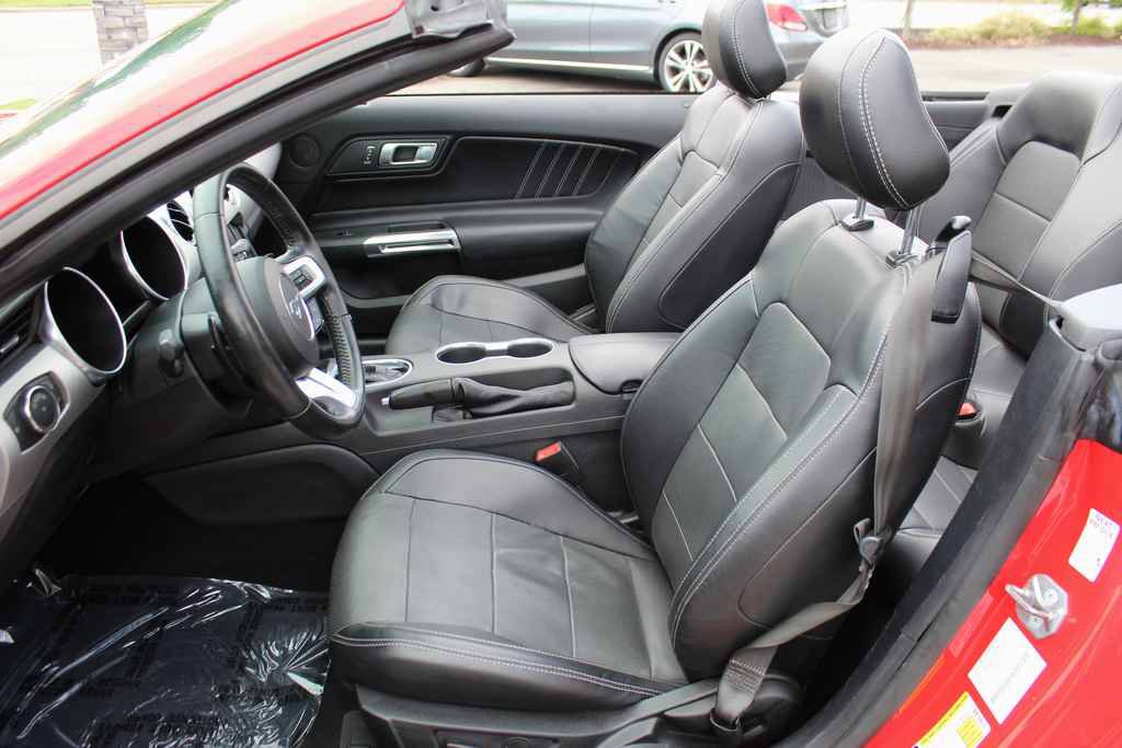 Used 2020 Ford Mustang Premium RWD image 31