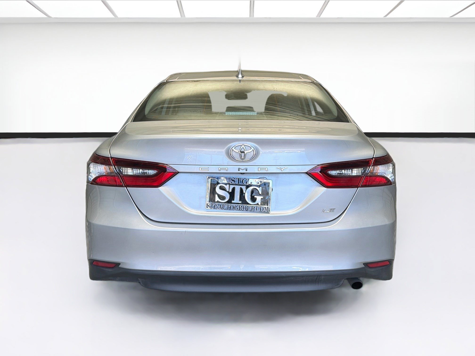 Used 2024 Toyota Camry LE w/ Convenience Package FWD image 5