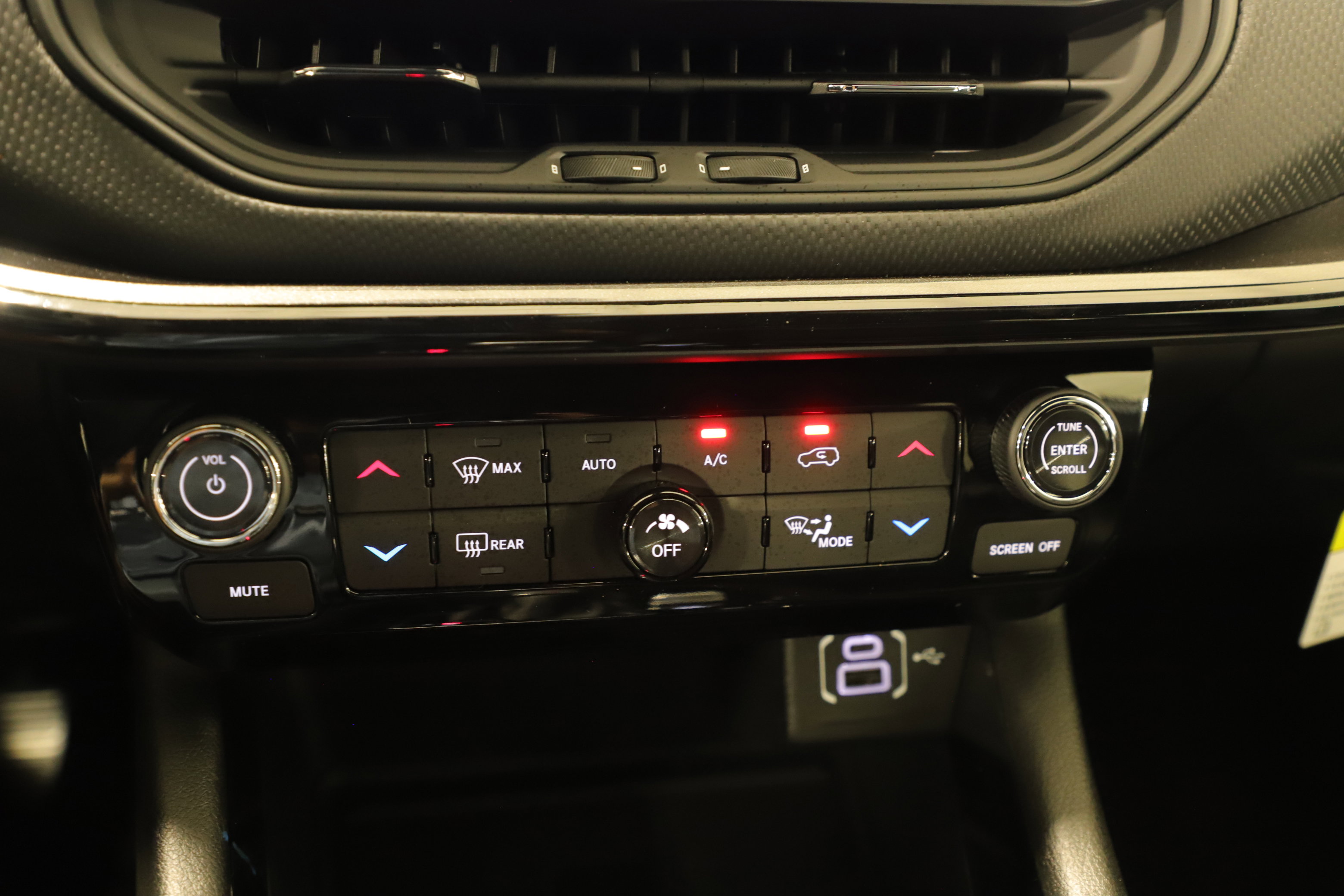 New 2026 Jeep Compass Latitude image 5