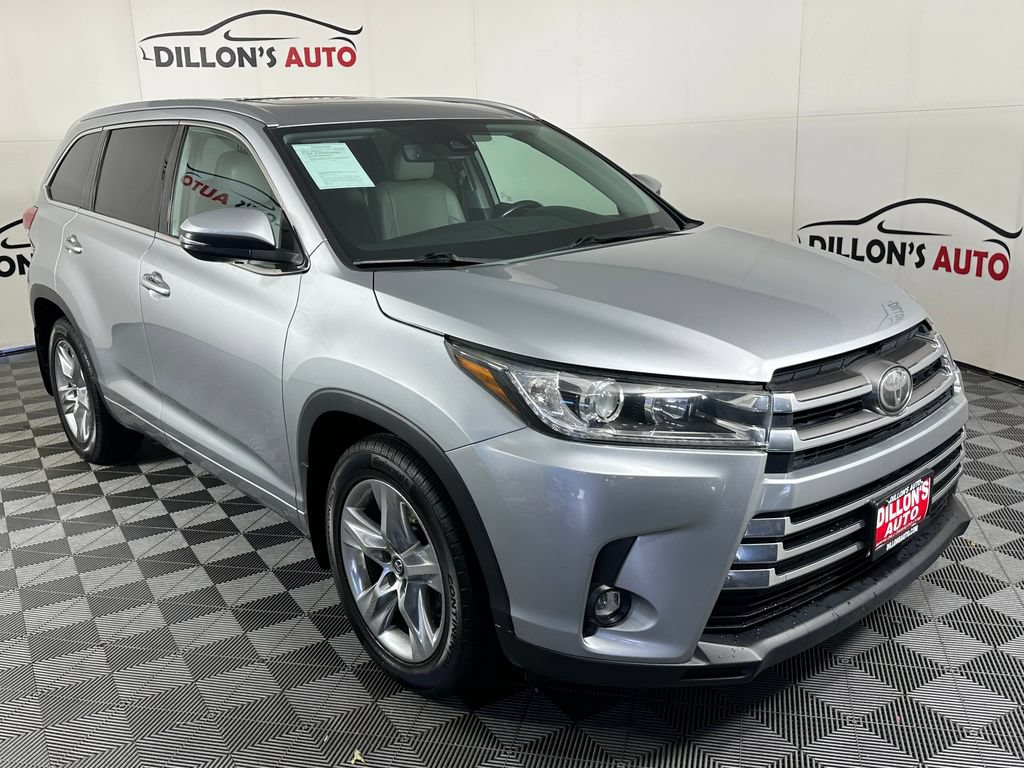 Used 2019 Toyota Highlander Limited w/ Carpet Mat Package (TMS) AWD/4WD image 10