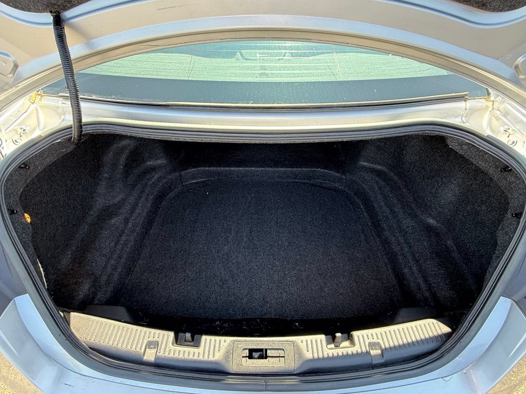 Used 2018 Ford Taurus Limited FWD image 20