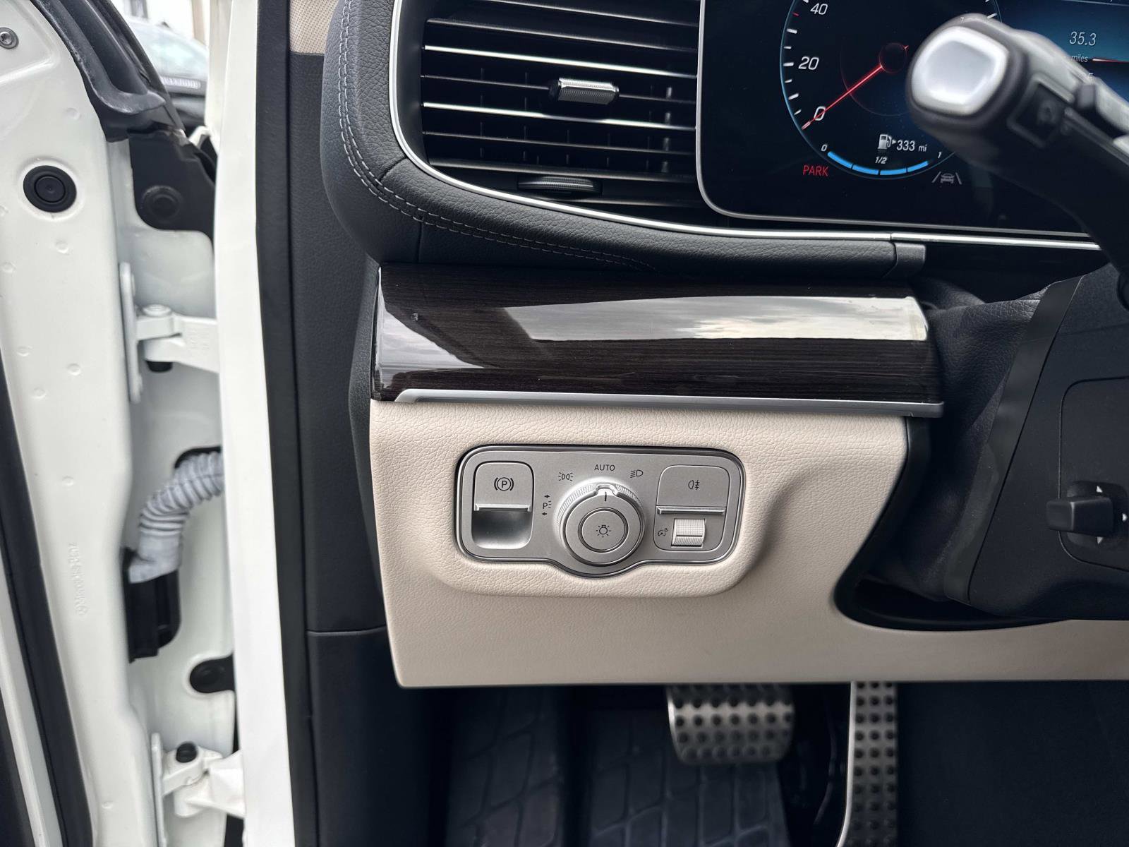 Used 2022 Mercedes-Benz GLS 580 4MATIC image 37