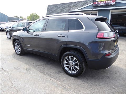 Used 2019 Jeep Cherokee Latitude Plus w/ Comfort/Convenience Group image 8