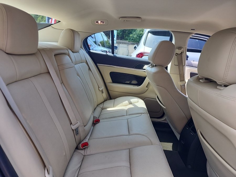 Used 2014 Lincoln MKS w/ Equipment Group 101A FWD image 36