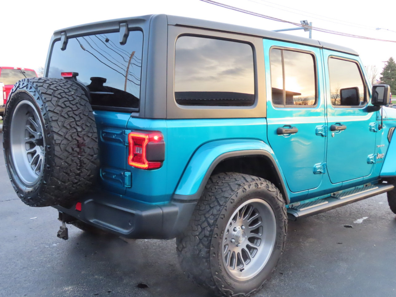 Used 2019 Jeep Wrangler Unlimited Sahara image 17