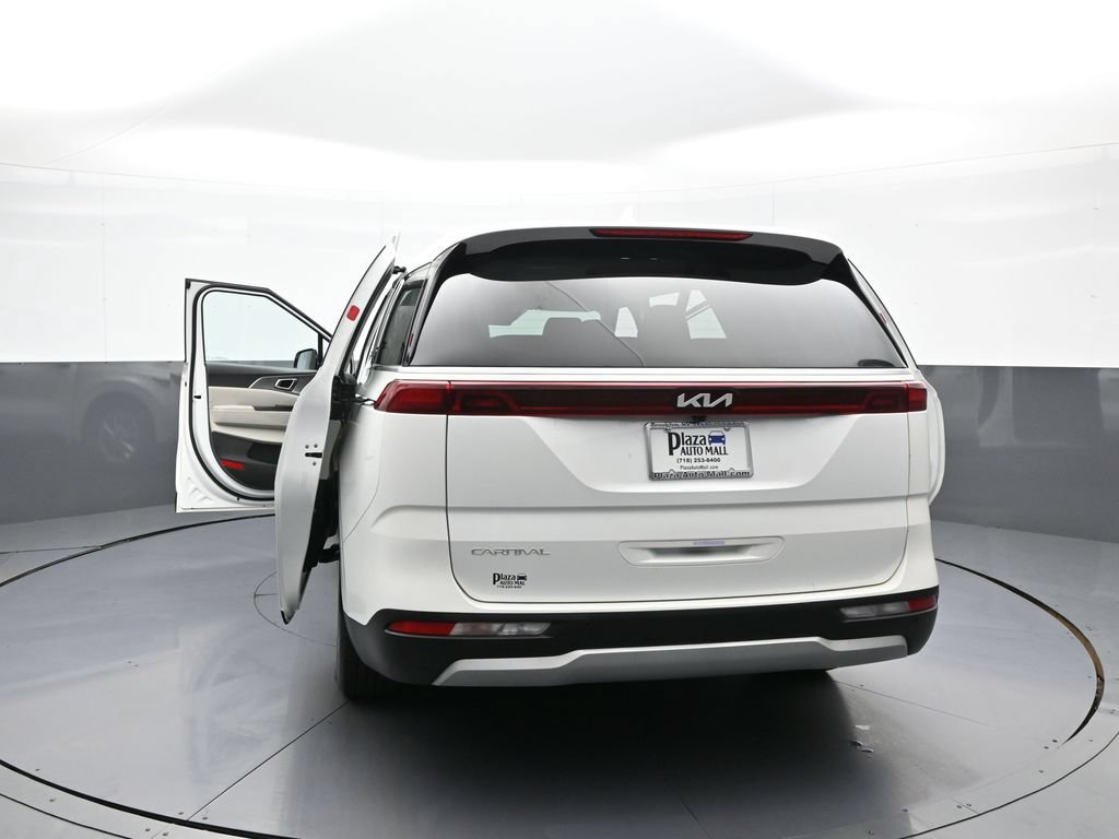 Certified 2024 Kia Carnival LX FWD image 46