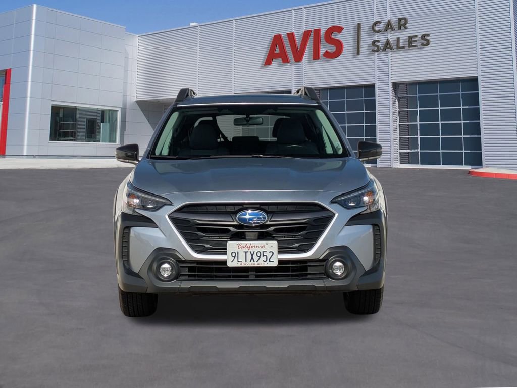 Used 2025 Subaru Outback Premium image 2