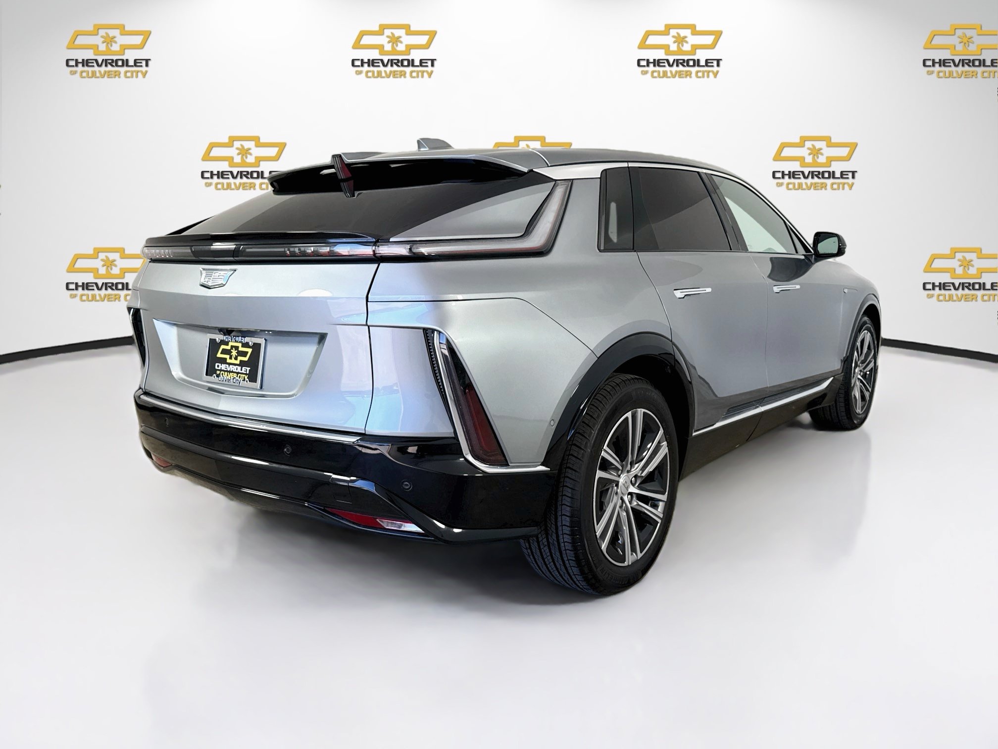 Used 2024 Cadillac Lyriq Luxury RWD image 8