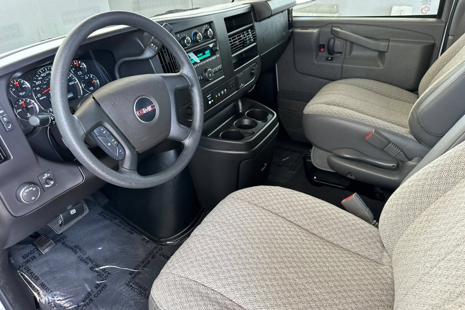 Certified 2025 GMC Savana 3500 LT w/ LT Preferred Equipment Group RWD image 10