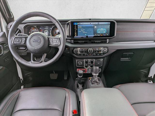 Used 2025 Jeep Gladiator Rubicon AWD/4WD image 25