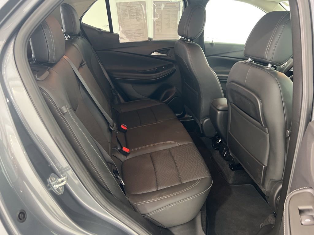 Used 2022 Buick Encore GX Essence image 23