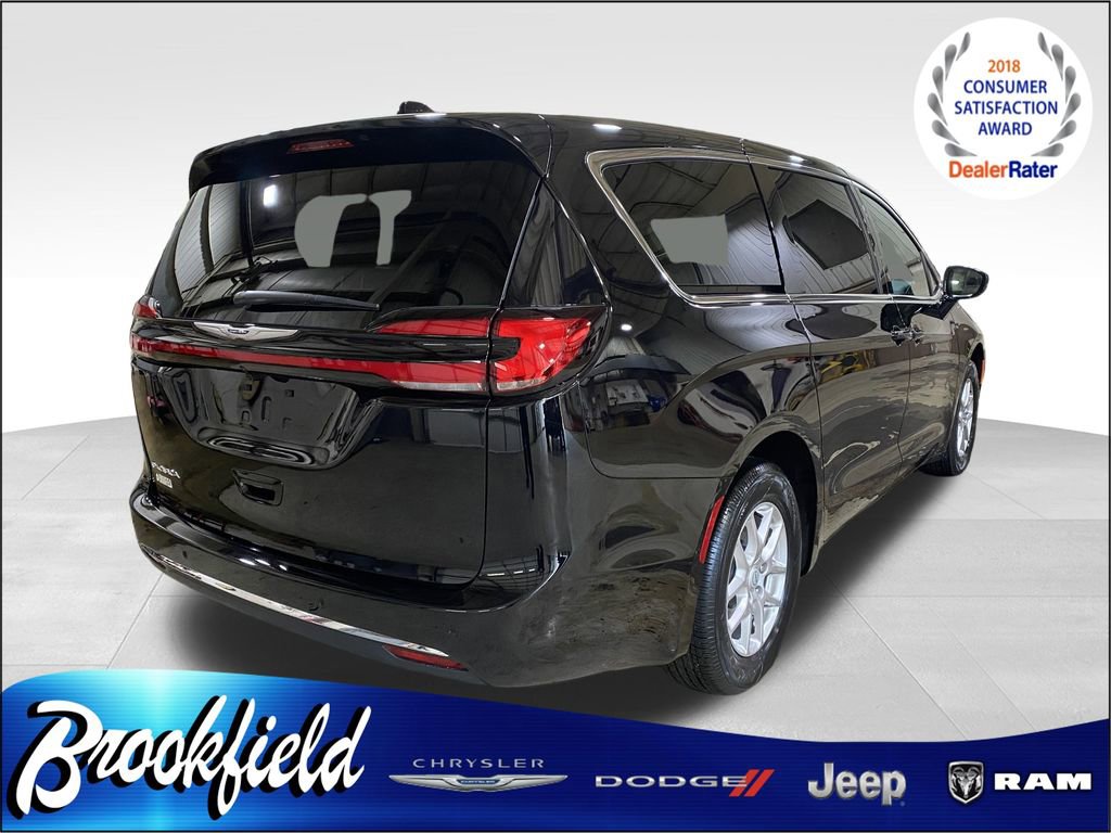 New 2026 Chrysler Pacifica Select image 8