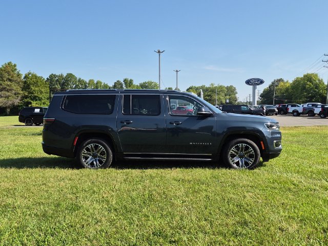 Used 2024 Jeep Wagoneer L Series II w/ Flexible Seating Group AWD/4WD image 14
