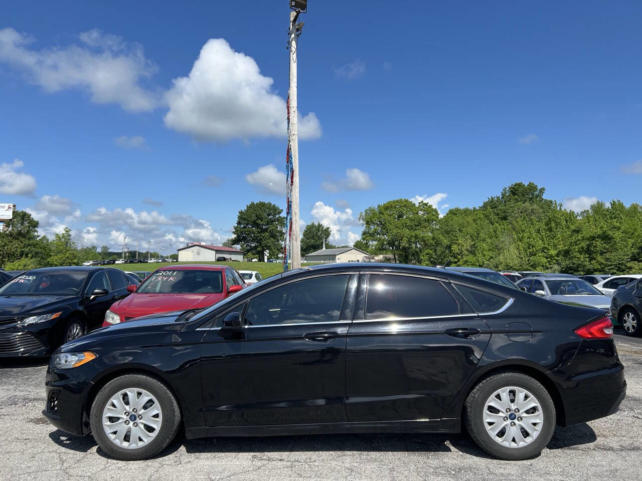 Used 2019 Ford Fusion S image 3