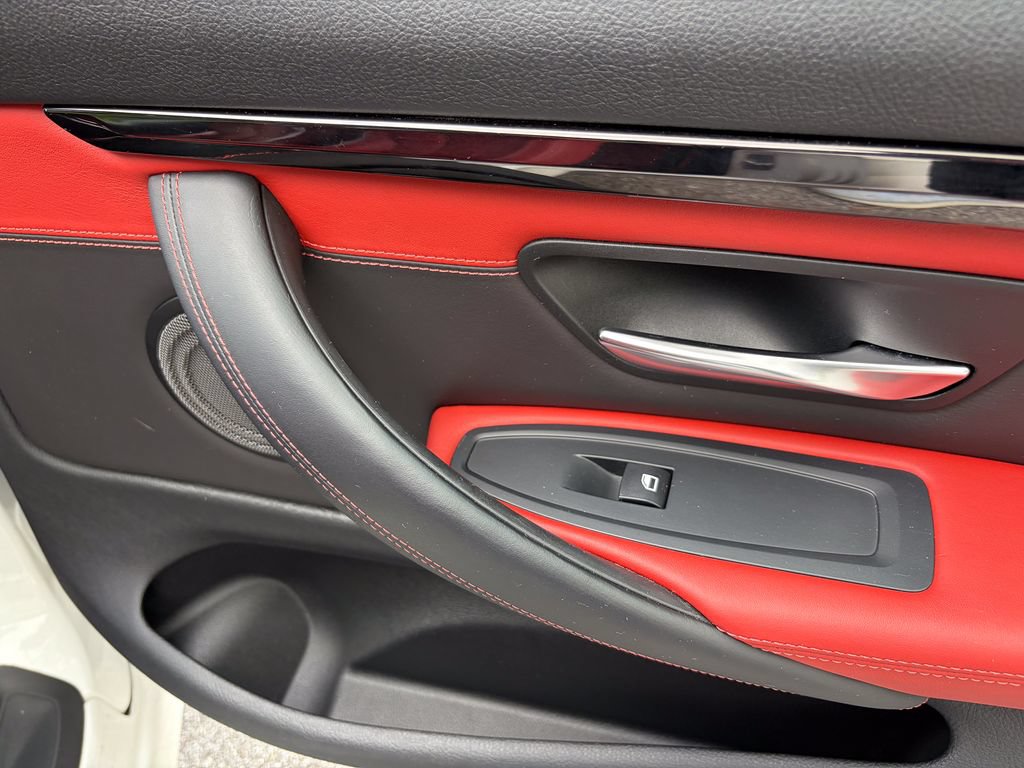 Used 2016 BMW M4 Coupe RWD image 28