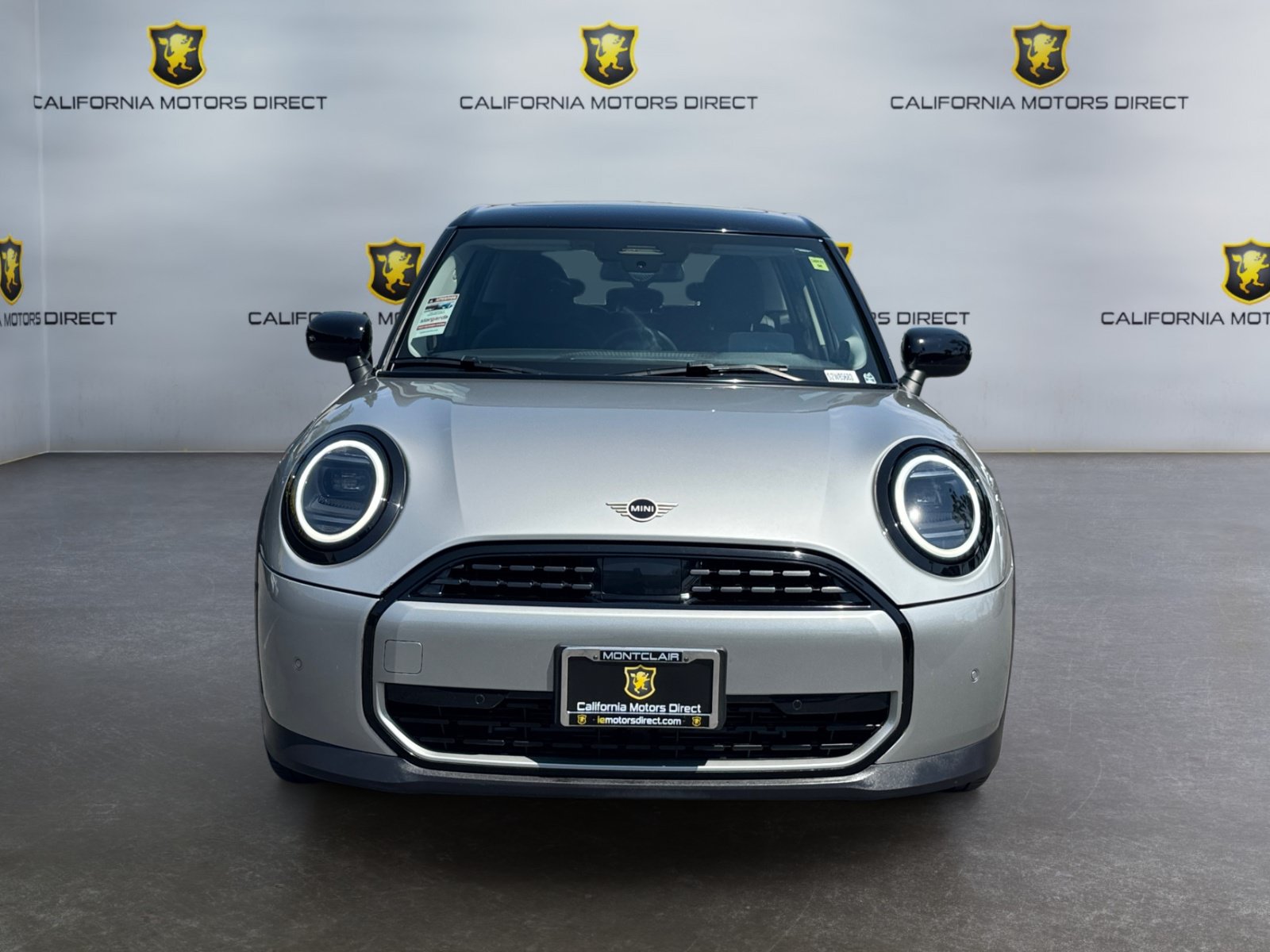 Used 2025 MINI Cooper 4-Door Hardtop FWD image 8